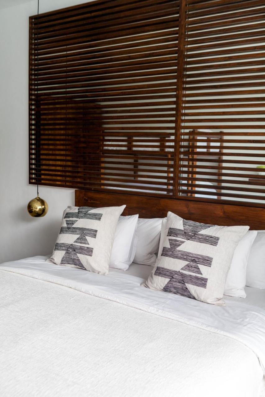Villa The Aora - Capacious Close To Sights *