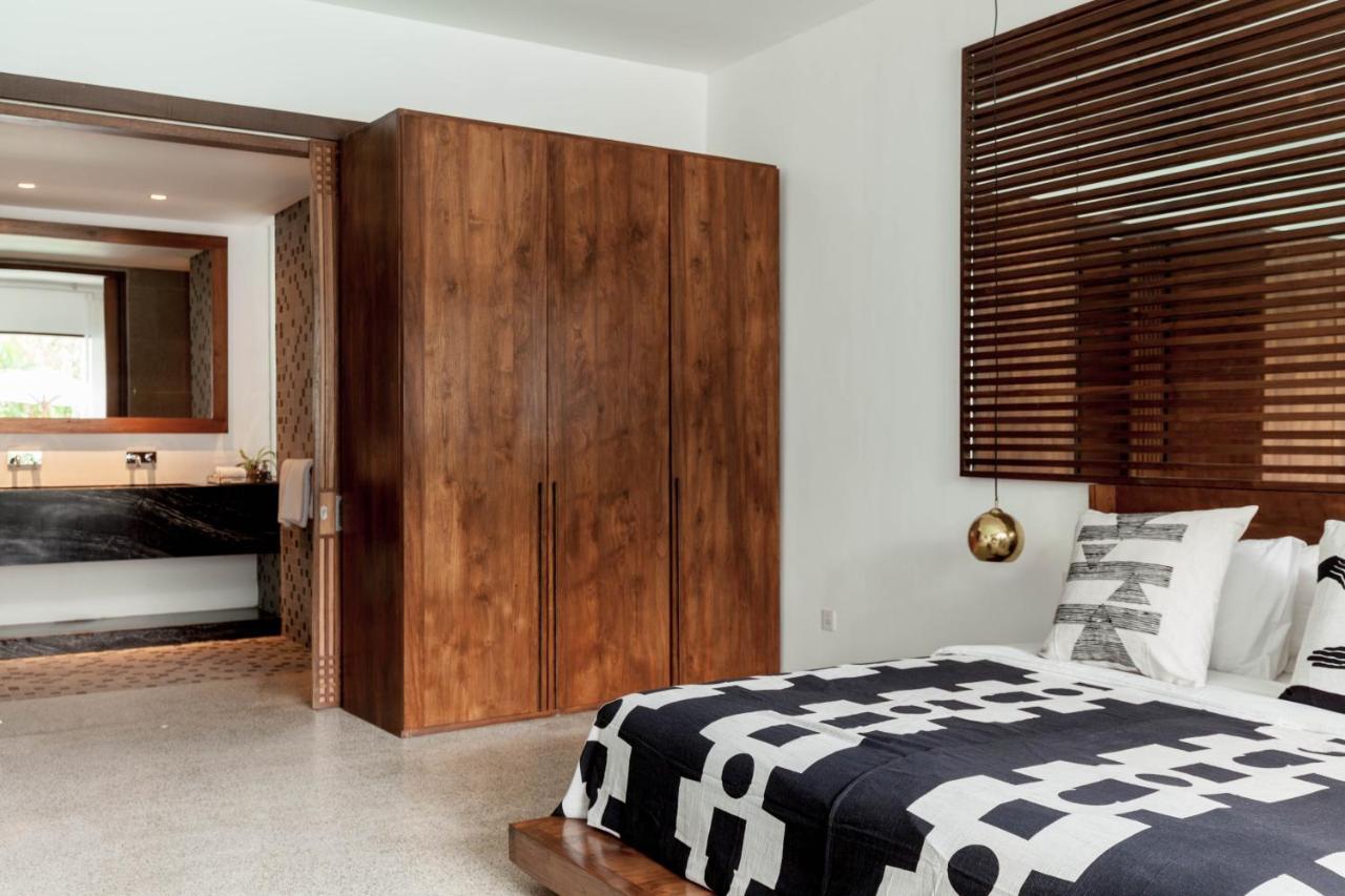 Villa The Aora - Capacious Close To Sights *