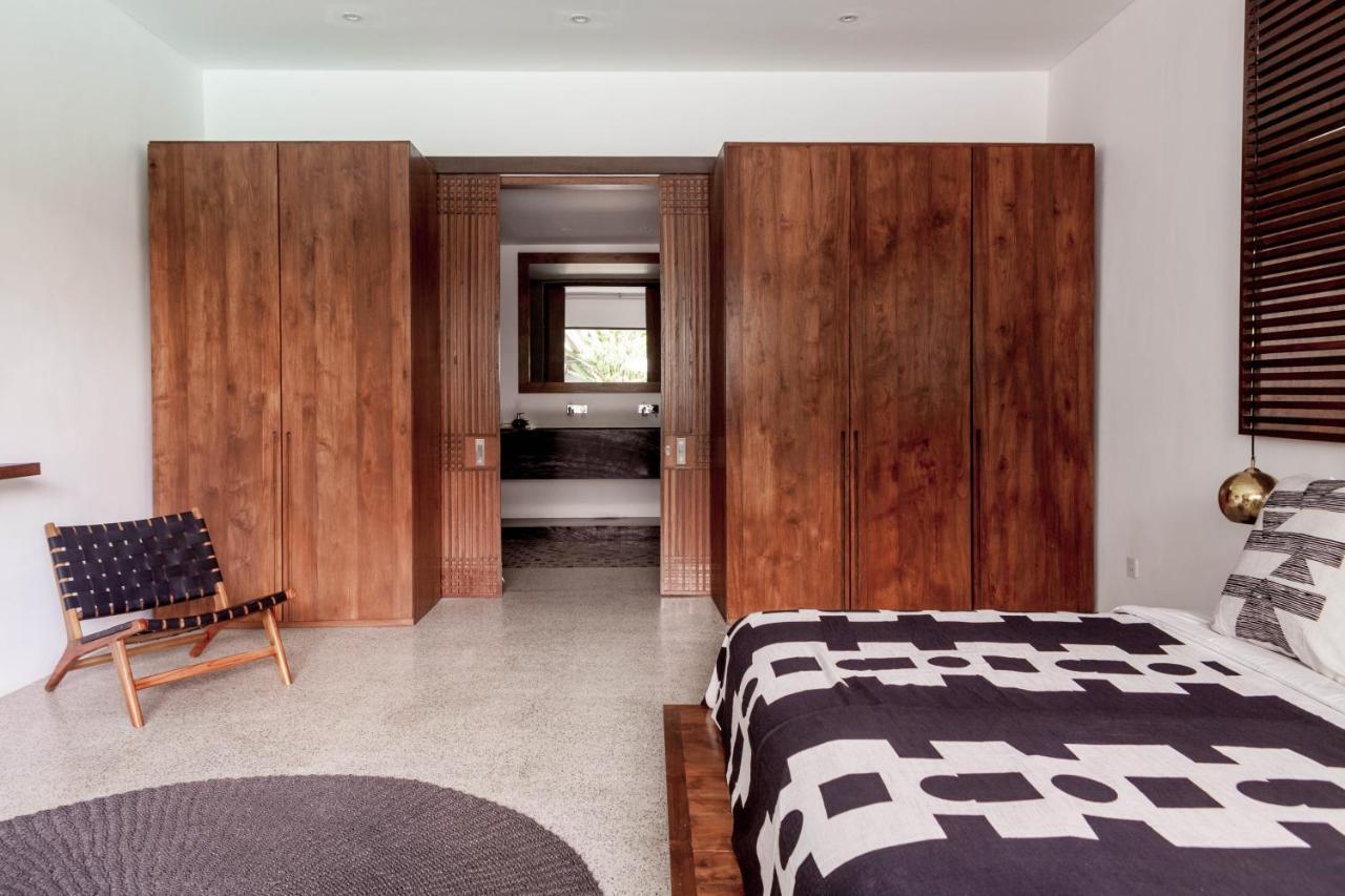 The Aora - Capacious Close To Sights