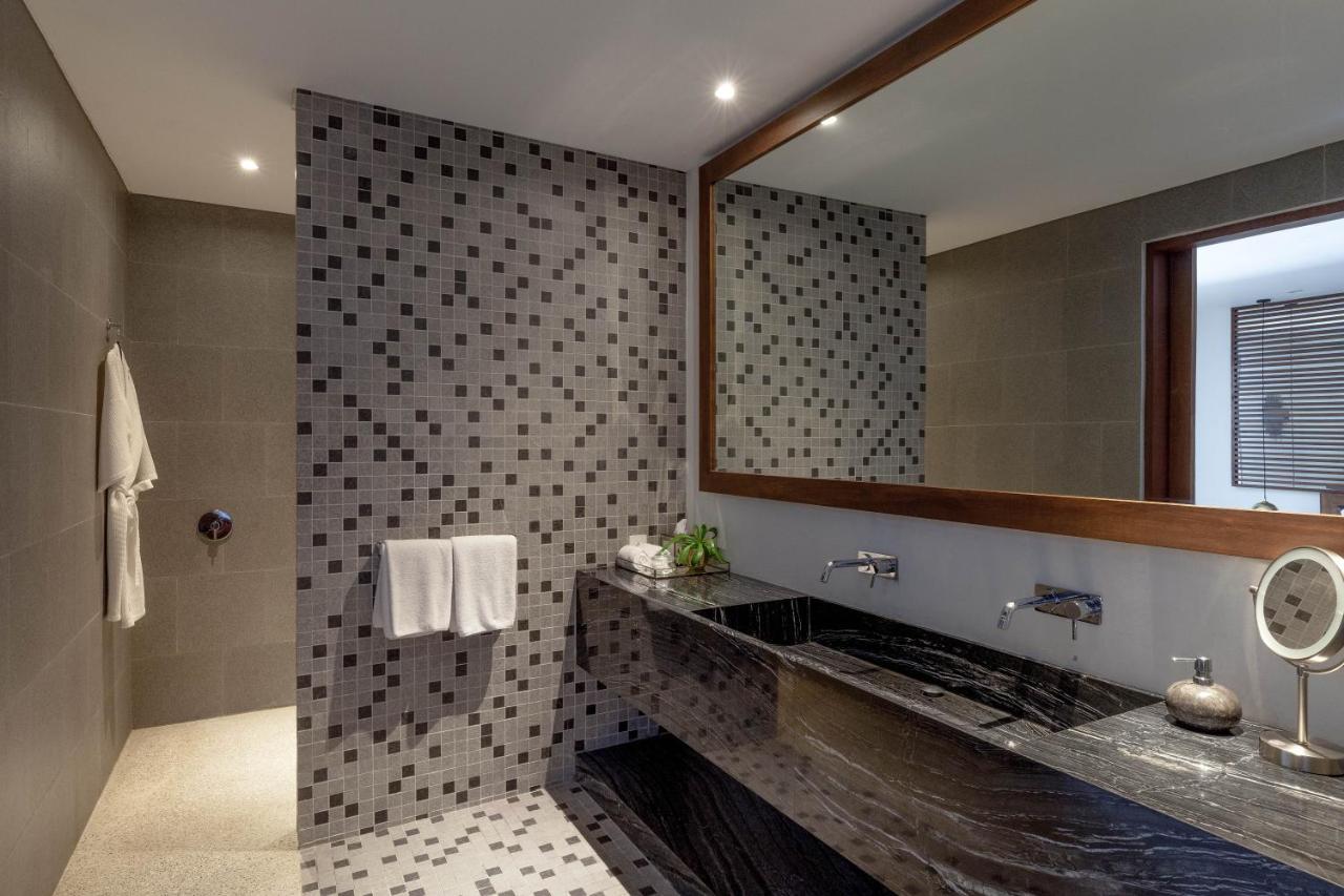 Villa The Aora - Capacious Close To Sights Seminyak (Bali)